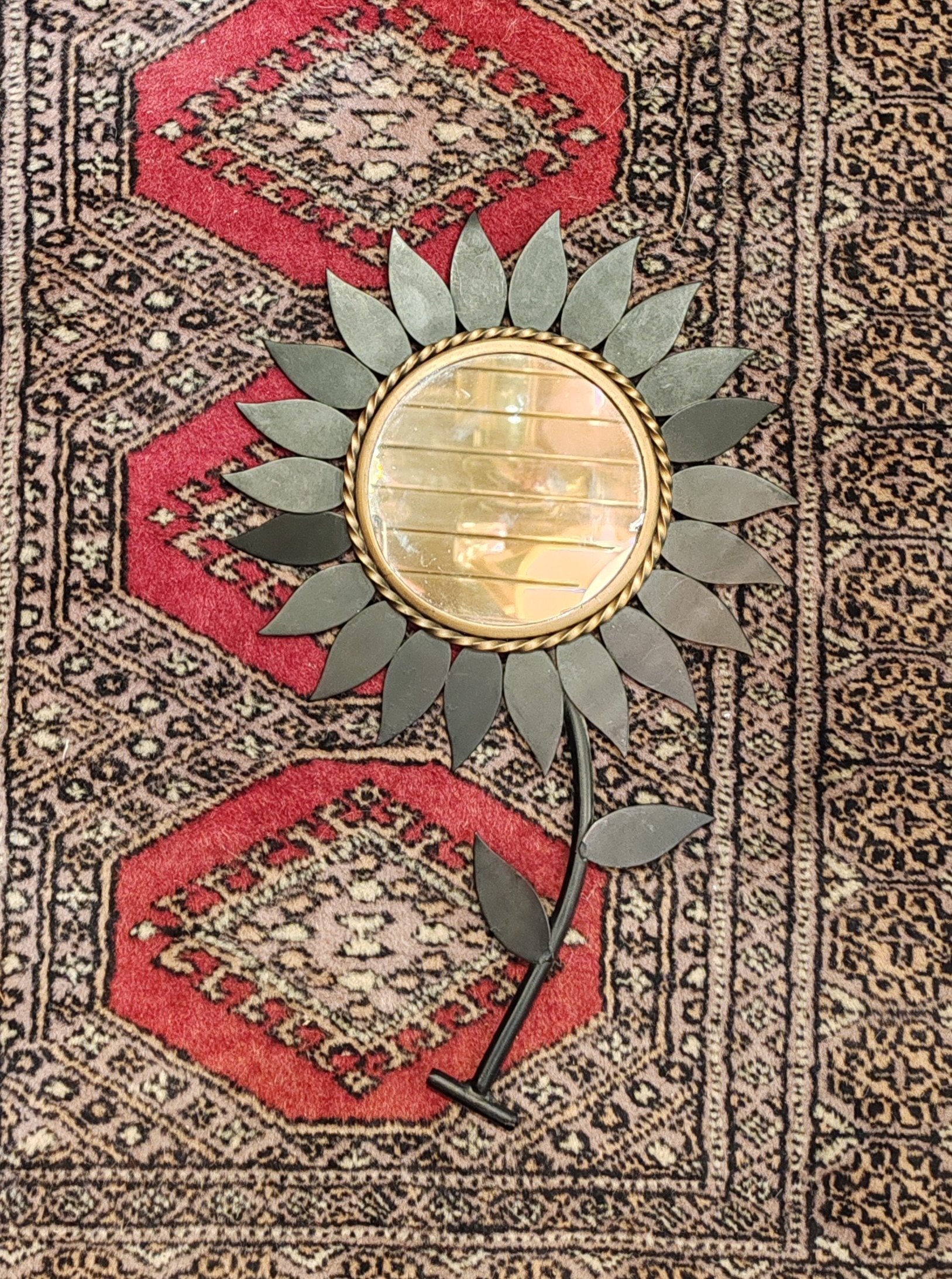 Miroir Fleur Chaty
VALLAURIS
Années 60
37 cm x 25 cm