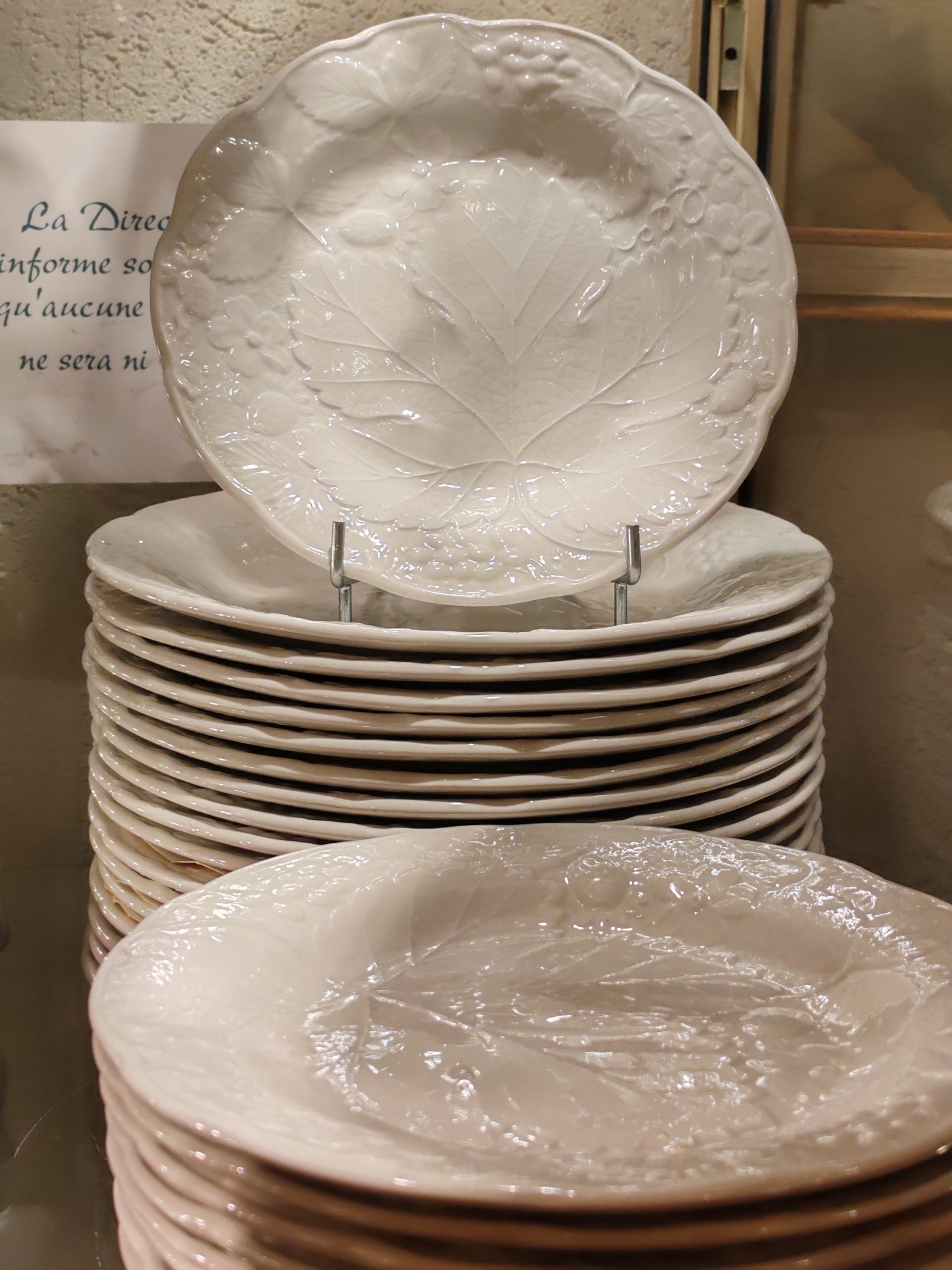 Série de 30 Assiettes
Faïence Anglaise
Burleigh Davenport
16 Plates - 14 Dessert