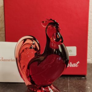 Coq en Cristal de BACCARAT
Couleur Rubis dans sa Boîte.