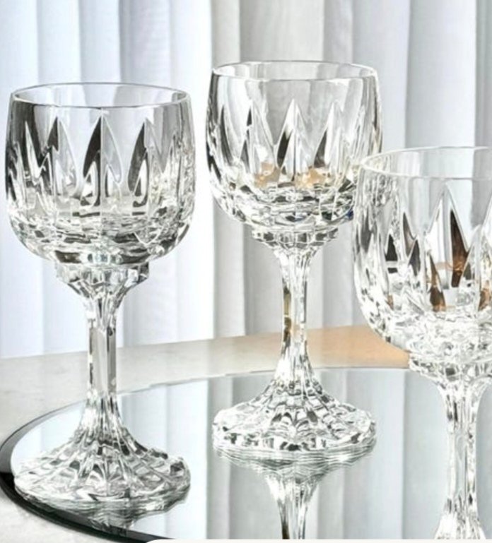 10 Verres VILLEROY & BOCH
en Cristal Taillé
Modèle Arabelle