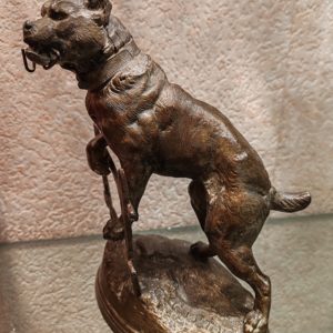 Charles Valton (1851-1918)
Chien De Garde Porte Montre à Gousset XIXe Siècle, Régule, Signé
Hauteur 19,5 cm