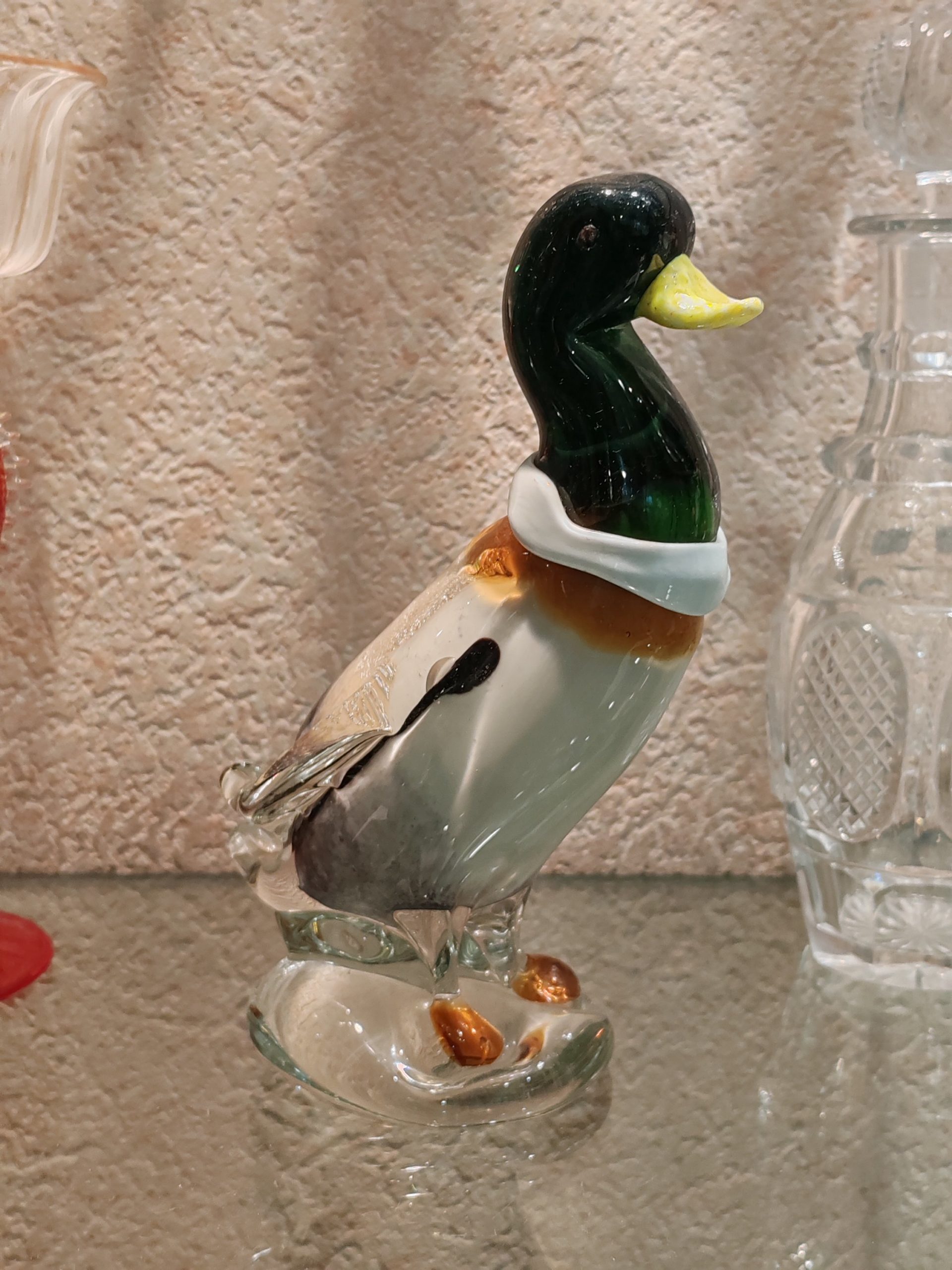 Sujet en verre de MURANO
Canard à paillons d'or
Hauteur 19,5 cm