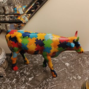 Vache COW PARADE
"puzzling cow" POP ART Année 2002 signée, Peinte à la main. Longueur 30cm
Designer Marcel Wanders