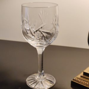 9 Verres sur Pied
en Cristal Taillé
Cristallerie de Lorraine
Hauteur 17,5 cm