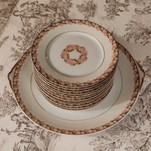 HAVILAND Ch. Field le Tanneur 
12 Assiettes  à dessert + Plat
Porcelaine de Limoges
Style Art Déco