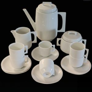 Service à café
Raymond Loewy pour BERNARDAUD
Modèle Ariès 1967