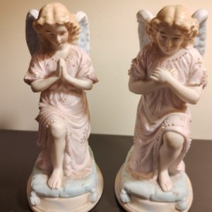 Paire d'Anges Adorateurs
en Biscuit polychrome
Hauteur 15,5 cm
XIXÈME