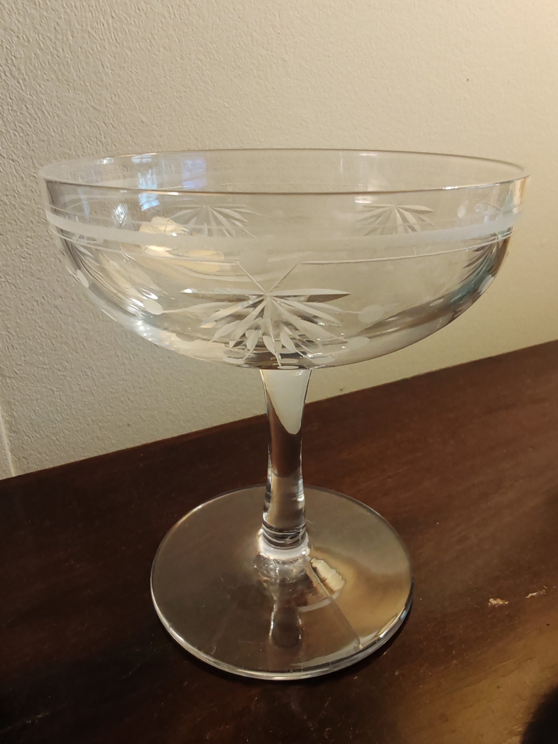 6 Coupes à Champagne
en Cristal Taillé et Gravé
Manufacture de Portieux
Fin XIXÈME