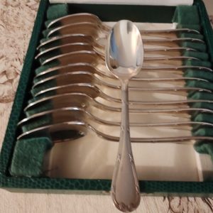 12 Cuillères à Moka / Espresso en Métal Argenté dans leur Écrin d'Origine Maison CHRISTOFLE, Modèle Rubans Croisés
